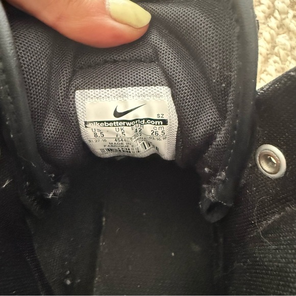 Nike Air Nevist ACG in VGUC - Picture 7 of 8